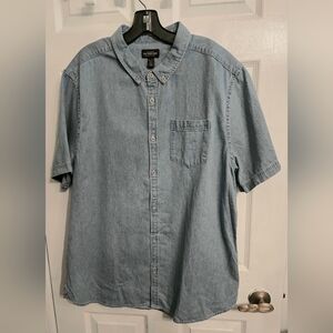Urban Outfitters Size XL Chambray Short Sleeve Shirt